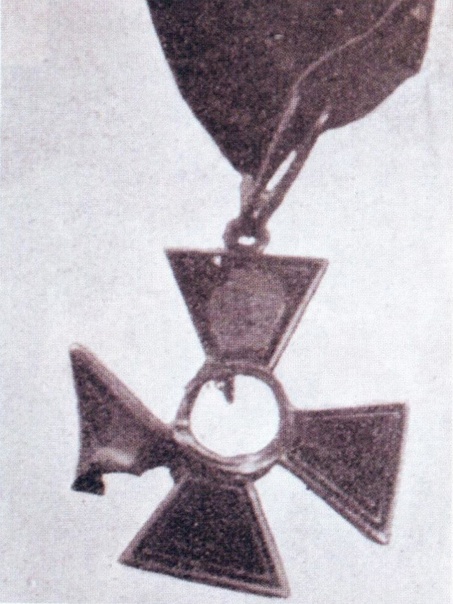 Орден Святого равноапостольного князя Владимира 3-й степени, повреждённый пулей убийцы Столыпина.