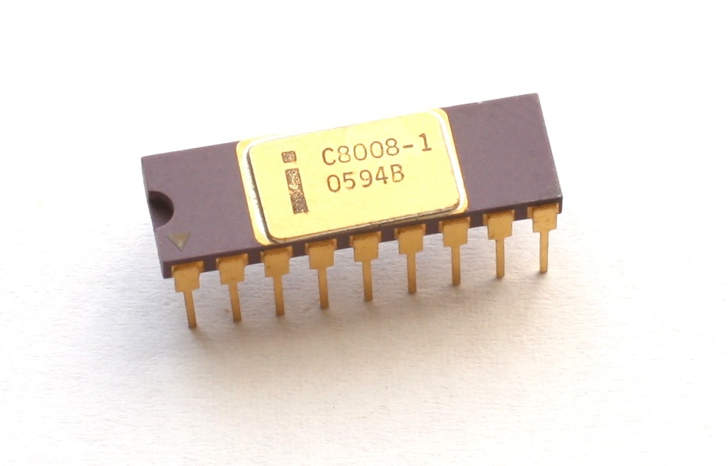 PL/I предшествовал появлению микропроцессора на семь лет, но это не помешало ему появиться на микросхемах, в том числе и на Intel 8008, благодаря PL/M.