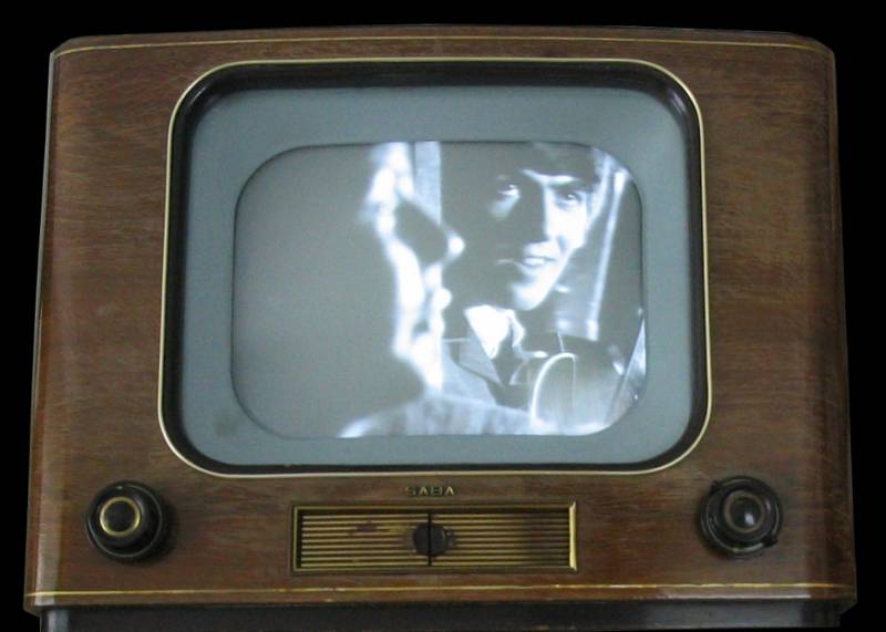 Один из первых телевизоров, начало 50-х