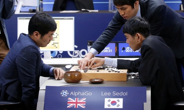 На момент матча у Ли Седоля было второе место по количеству выигранных чемпионатов мира, а многие считали его четвертым игроком на планете. Итоговый счет оказался разгромным — 4:1 в пользу AlphaGo