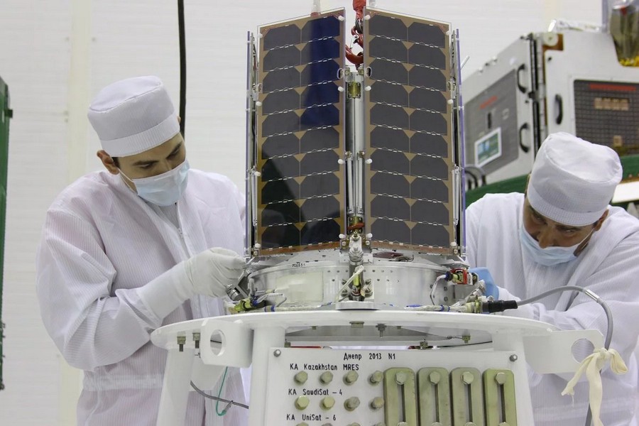 АФК «Система» планирует запустить в космос до 100 малых спутников