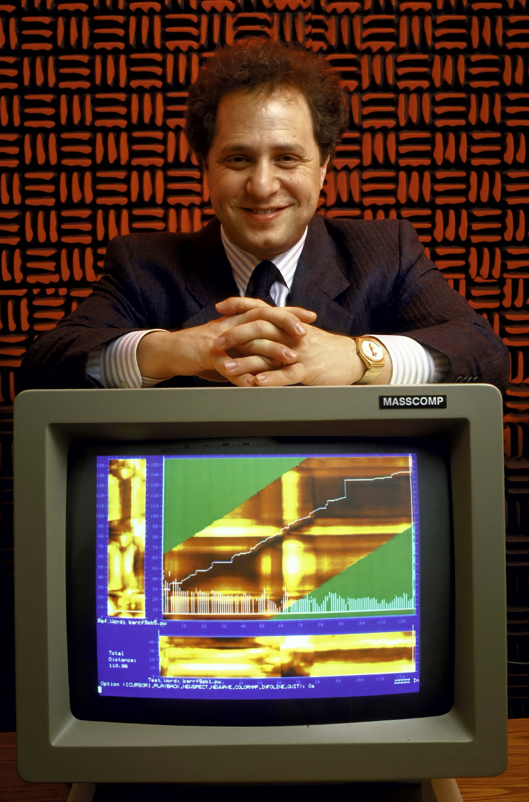 1986: Рэй Курцвейл с программным обеспечением, которое отображает речевые паттерны.
