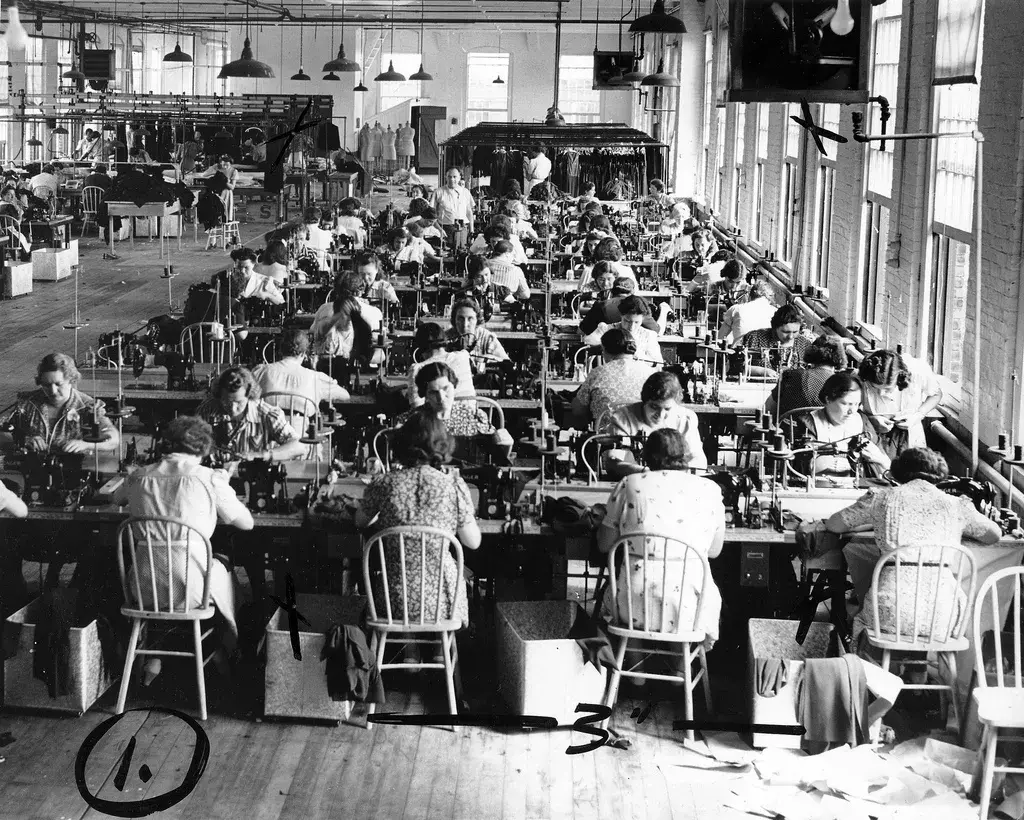 Сборщицы реле на фабрике «Вестерн Электрик», 1928 год