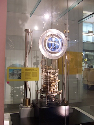 Прототип Clock of the Long Now, выставленный в Музее науки в Лондоне. Источник