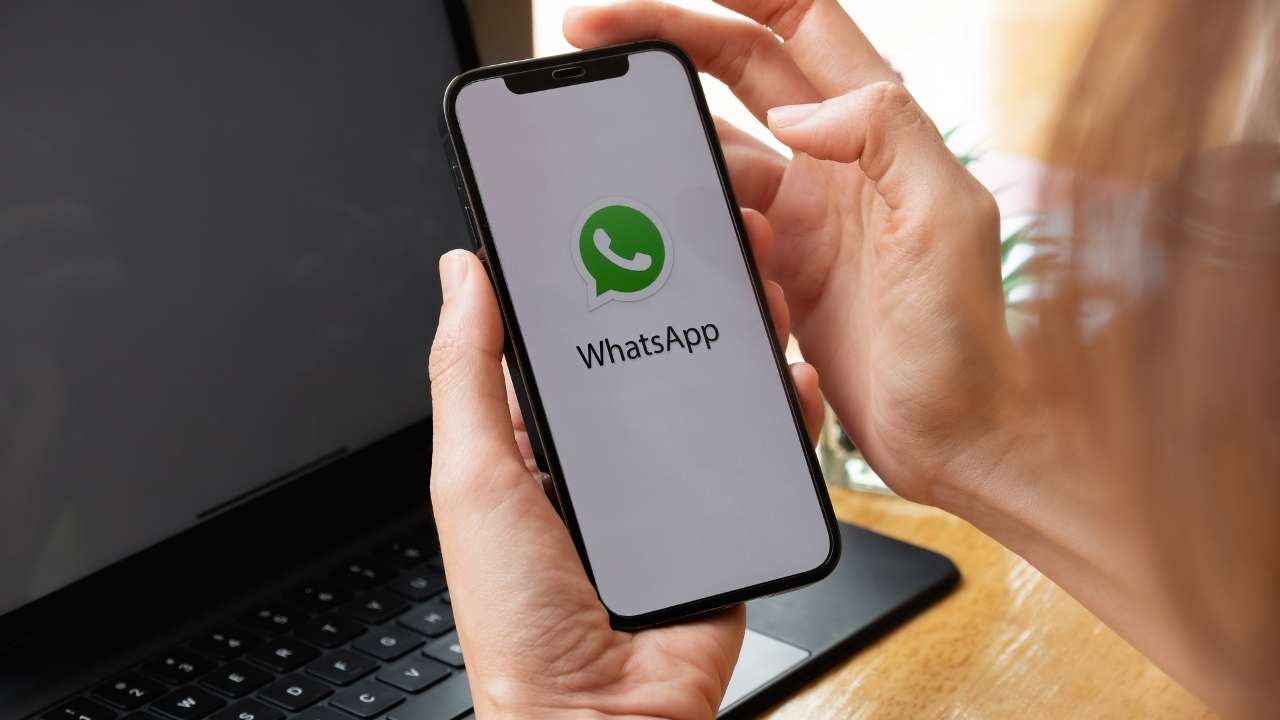 WhatsApp раскатывает функцию исчезающих сообщений для всех новых чатов по умолчанию