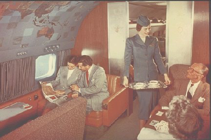 Первый класс в самолете TWA в 1950-х. Источник