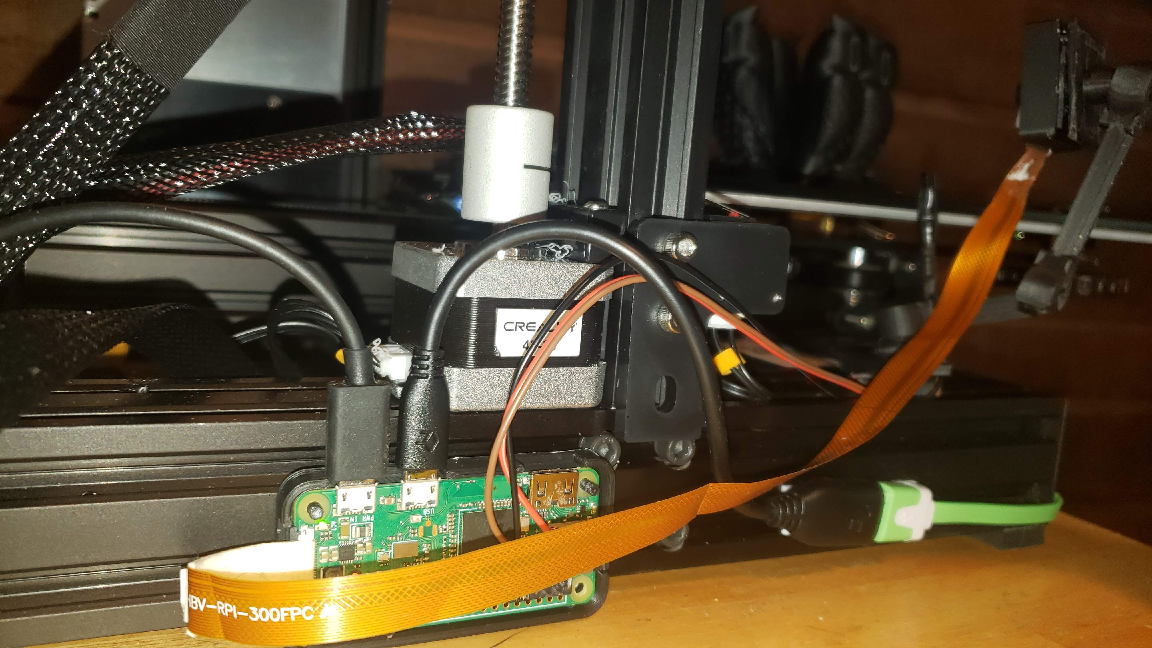 Мой RPi Zero W с камерой и температурным датчиком, подключенный к Ender 3D Pro