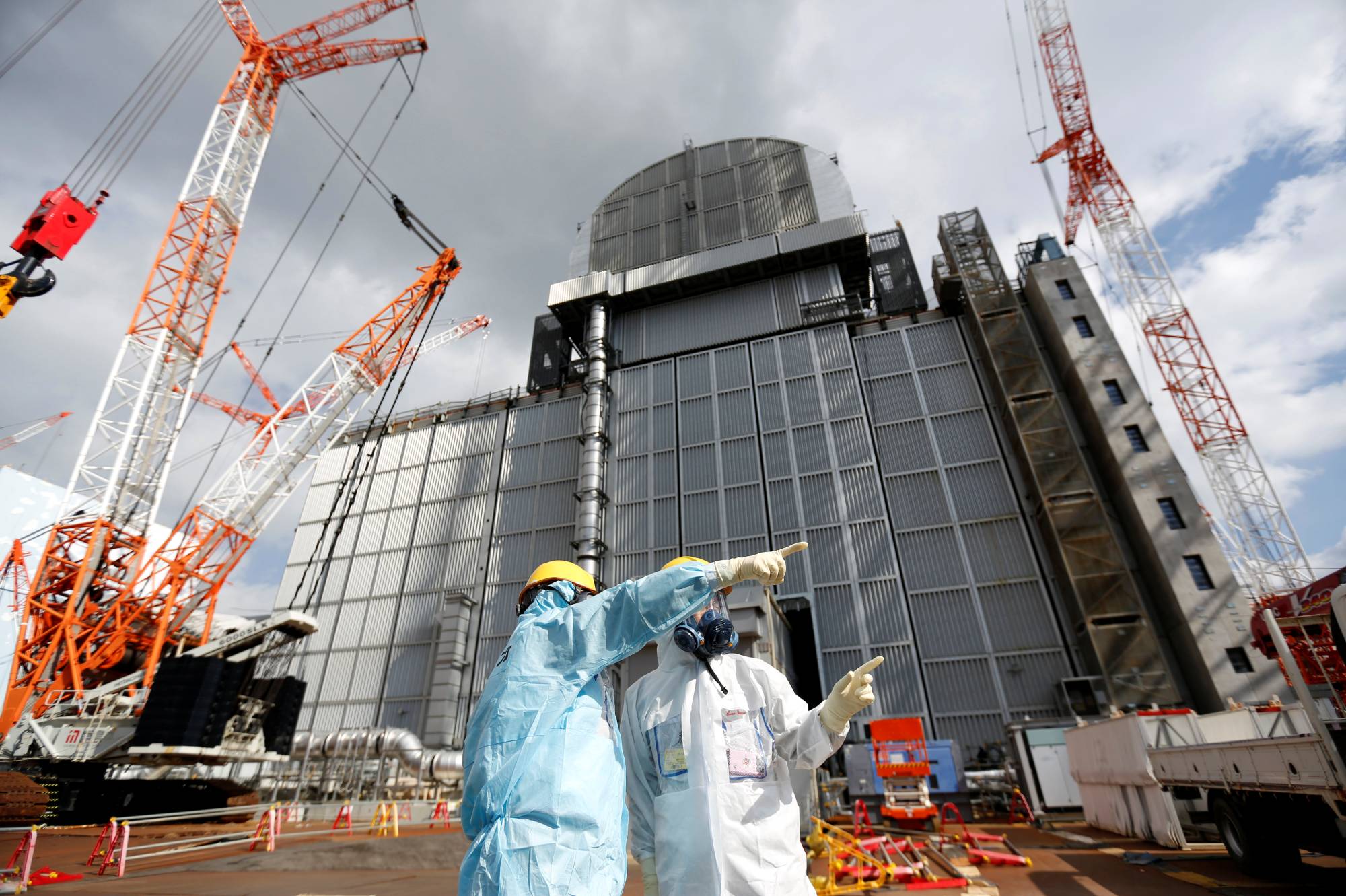 Аэс фукусима 1 2011. АЭС Фукусима-1. Атомная станция Фукусима 1. Авария на АЭС Фукусима. Реакторы АЭС Фукусима.