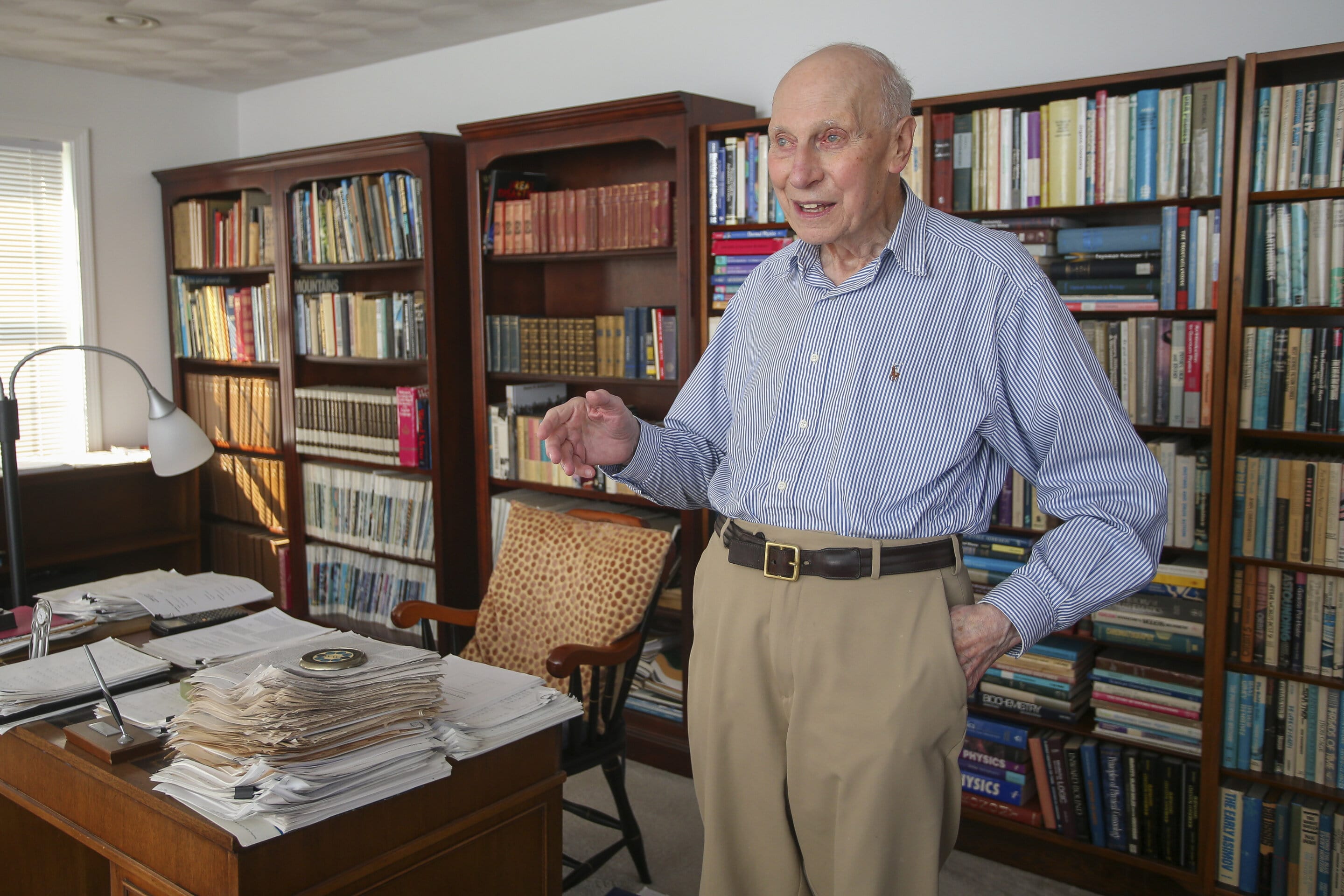 89-летний американец исполнил мечту и получил докторскую степень по физике