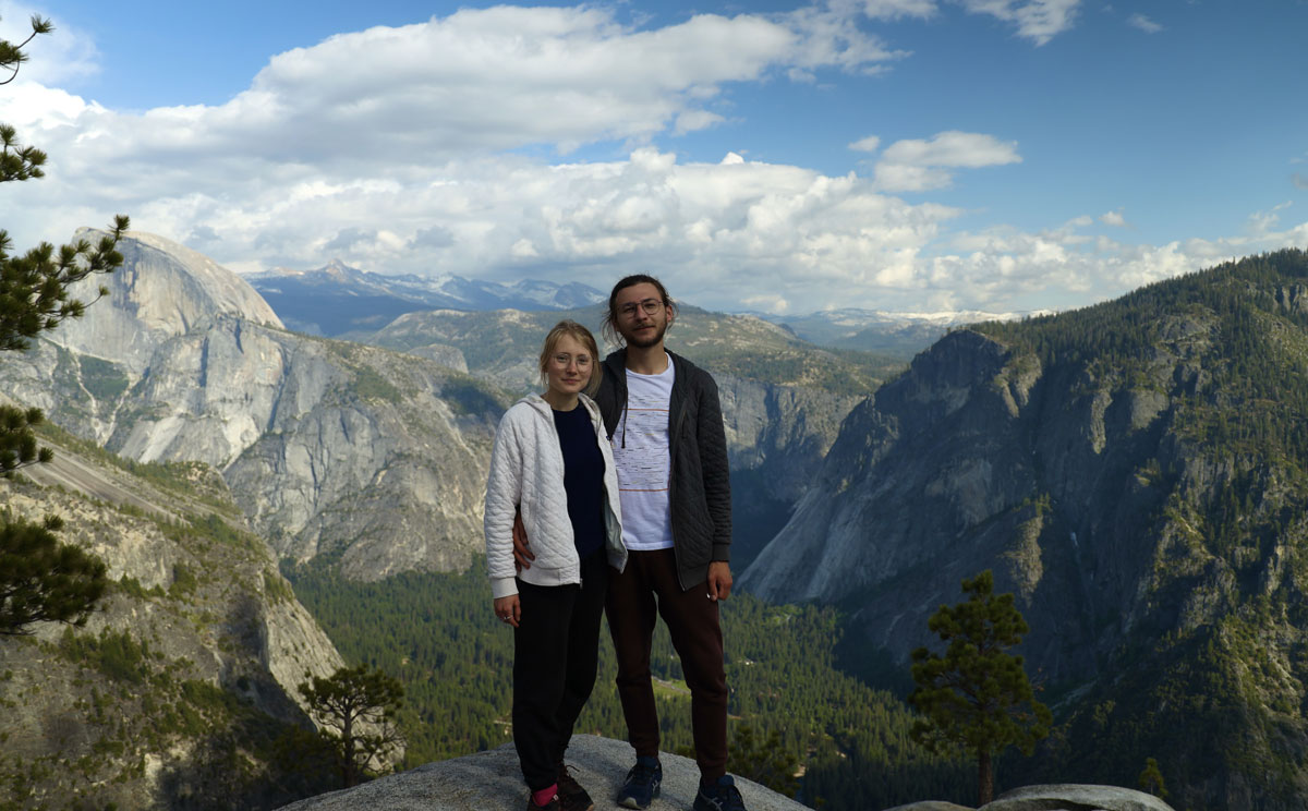 Вид на Йосемитскую долину. С женой после восьмичасового хайкинга
