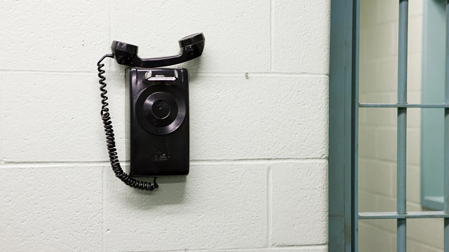 Тюремная телефонная компания США записывала разговоры подзащитных с адвокатами в нарушение Шестой поправки