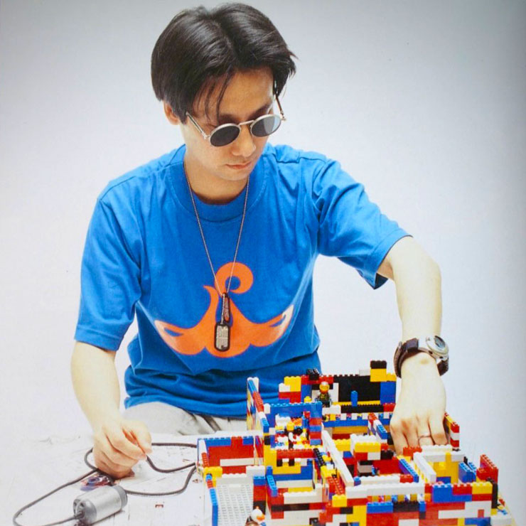 Кодзима проектирует уровень Metal Gear Solid с помощью конструктора Lego