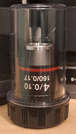 Изображение объектива дешевого микроскопа
