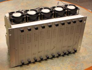 Фотография самодельного суперкомпьютера, который Клаус Шультен перевозил в рюкзаке