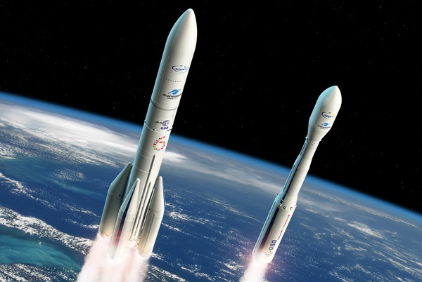 Ракеты-носители нового поколения в Европе, Ariane 6 (слева) и Vega C, будут введены в эксплуатацию в этом и следующем году, даже несмотря на то, что оператор запуска Arianespace призывает правительства европейских стран предоставить больше поддержки, чтобы соответствовать тому уровню, что правительство США предлагает таким конкурентам, как SpaceX. (Предоставлено: ESA)