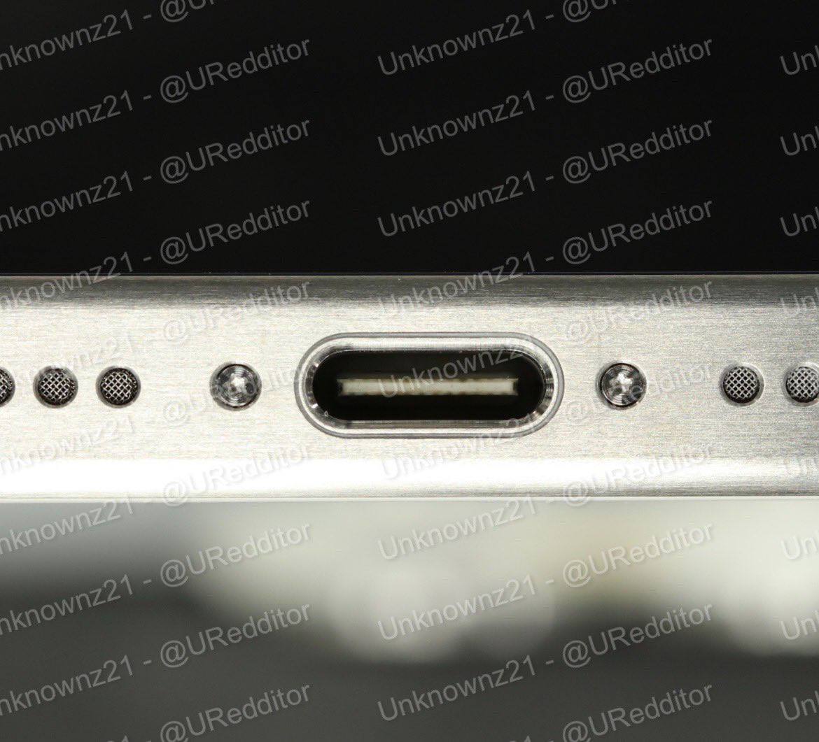 Более того, какой-то китайский блогер Unknownz21 опубликовал даже такой снимок порта USB-C якобы в титановом корпусе iPhone 15 Pro