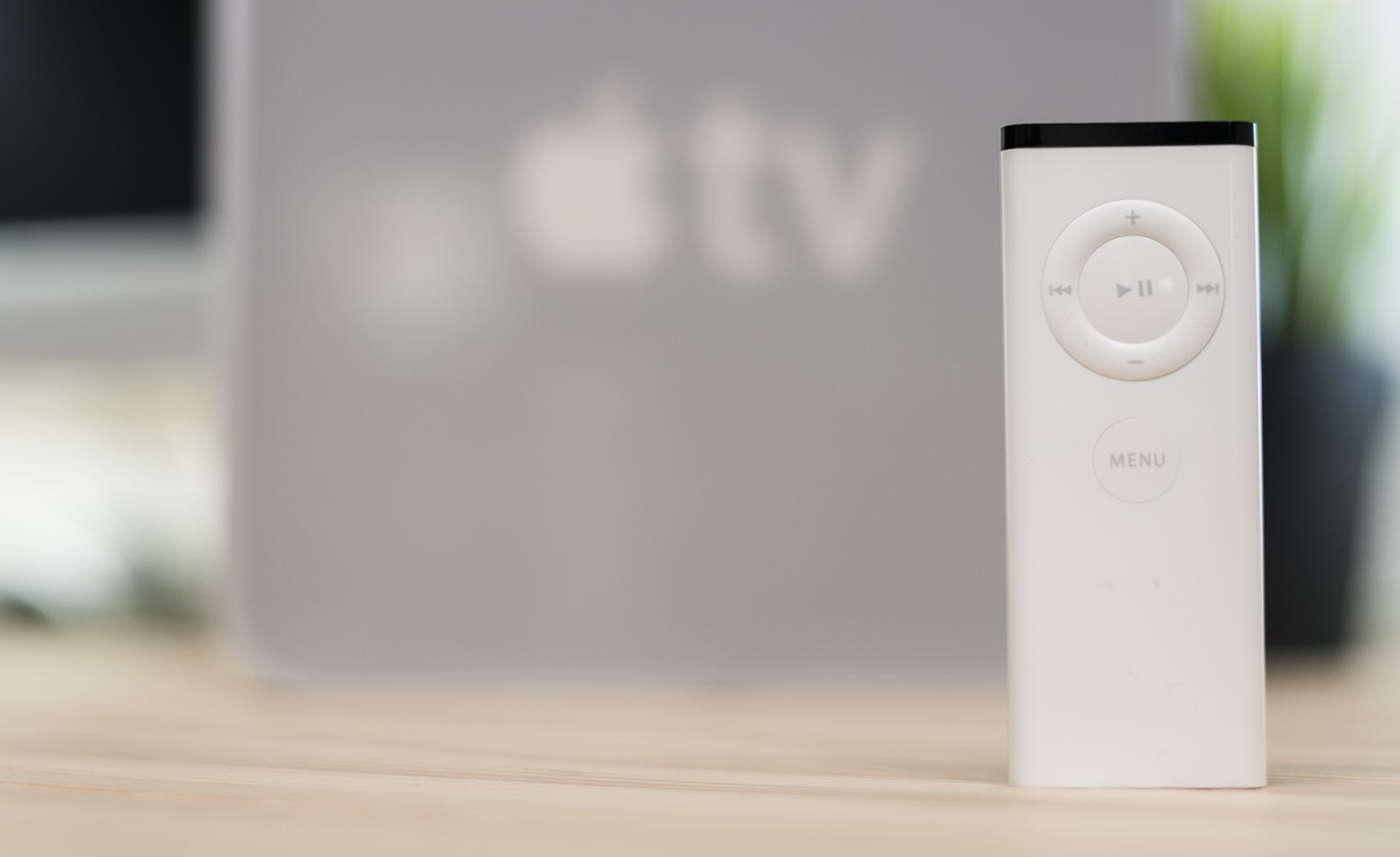 Apple Remote из комплекта Apple TV 1-го поколения