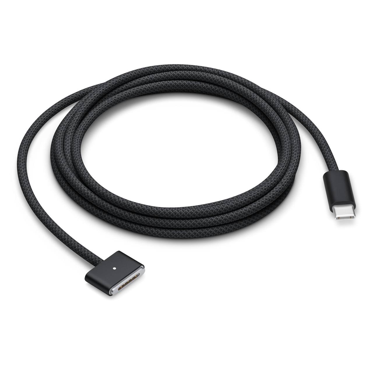 Зарядный кабель остался тот же – MagSafe 3, который теперь доступен в чёрном цвете для версии Space Black