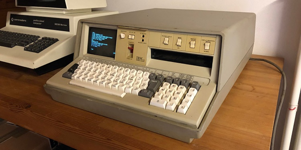 IBM 5100 – один из первых компьютеров, созданный для использования в дороге. Изображение от пользователя u/Sherry_Haibara