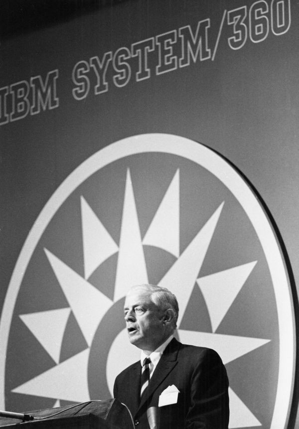 Томас Уотсон анонсирует IBM System/360