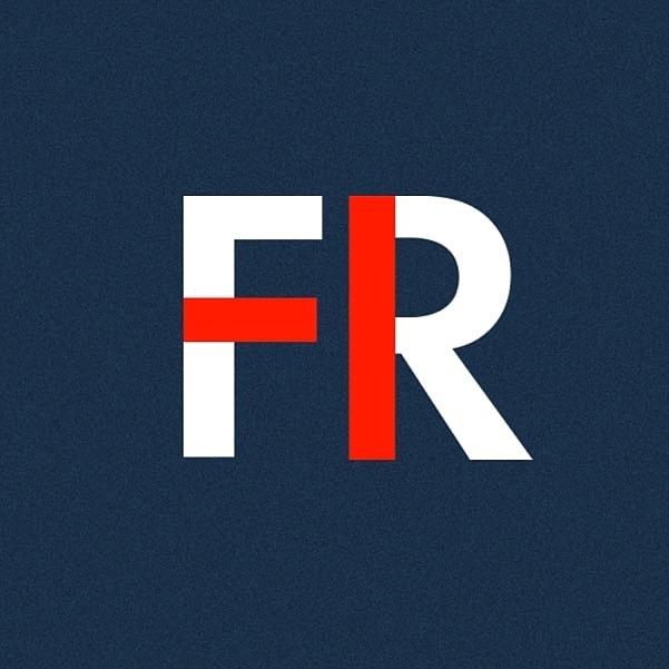 Логотип компании «FLUENTRUSSIA»