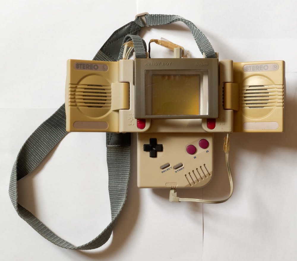 Joyplus Handy Boy — лупа для оригинального Game Boy, одна из нескольких накладных линз, которые продавались в 90-х