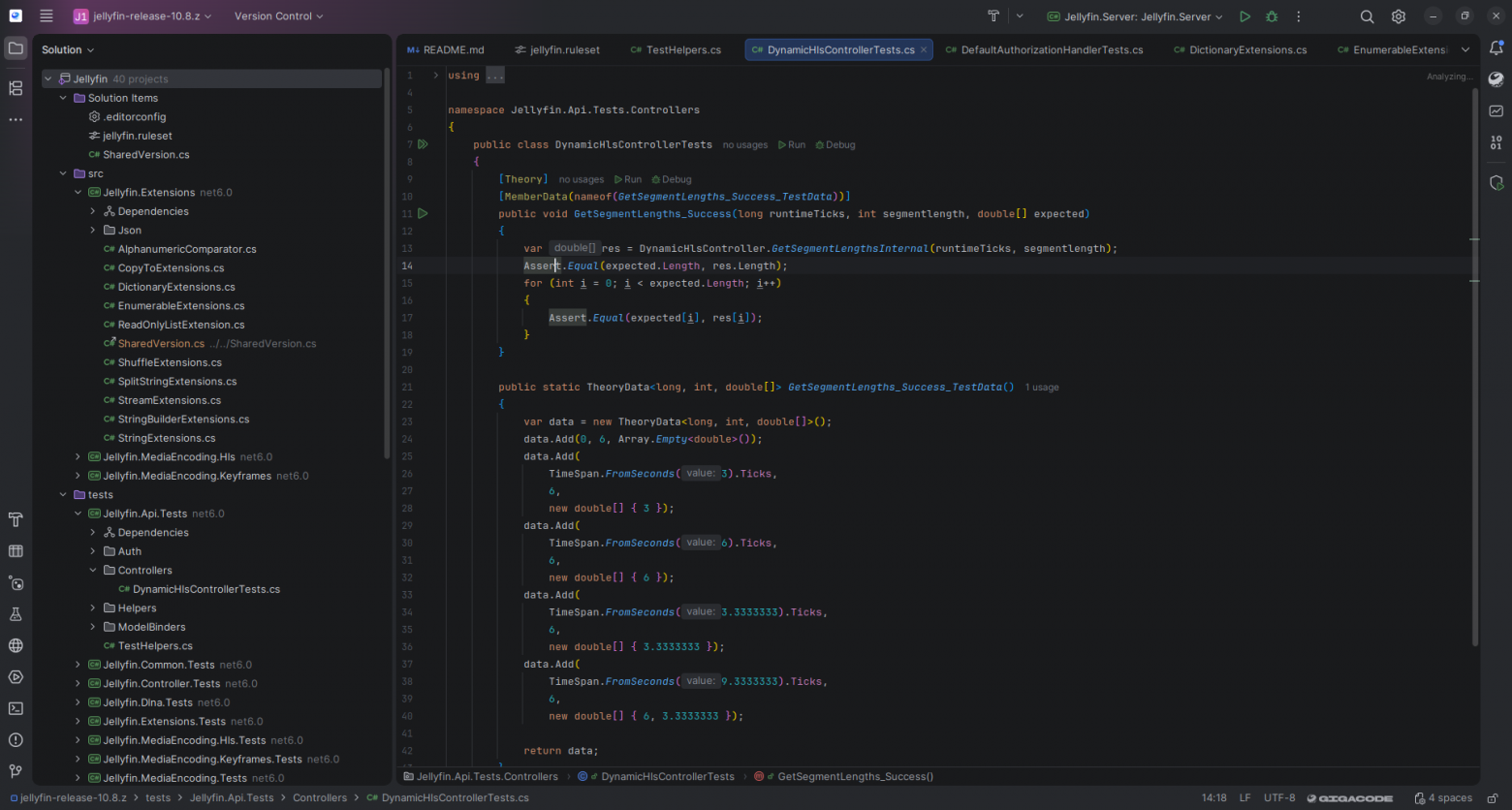 Дерево проекта и редактор кода C# в GigaIDE