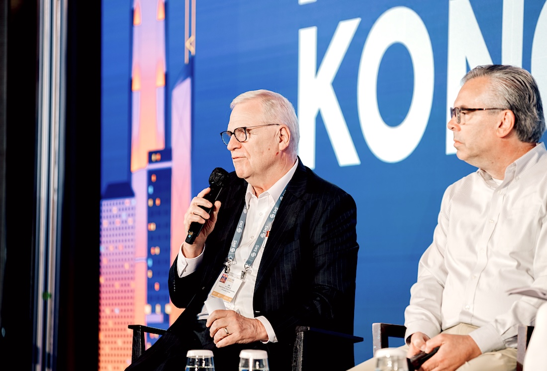 Джей Барни (слева) и Питер Клейн (справа). Из фотостока «SMS Hong Kong 2026» Джей Барни (слева) и Питер Клейн (справа). Из фотостока «SMS Hong Kong 2026»