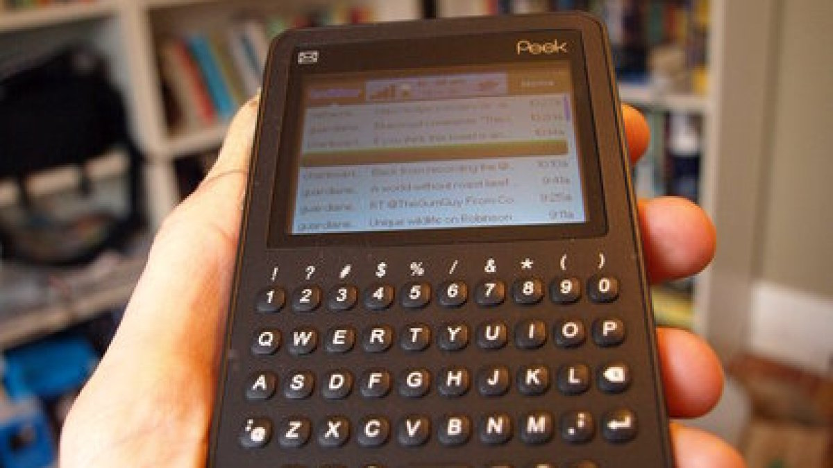 TwitterPeek review: Dedicated tweeting machine - CNET