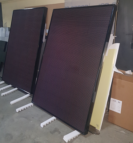 Фото от российского производителя LED-панелей (1,5 х 2 м), готовых к отправке на завод