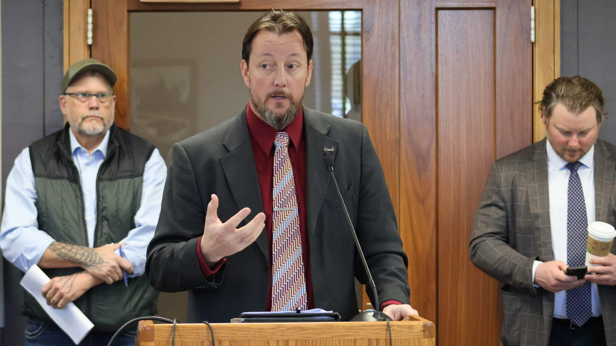 Выступление Дэвида Стралея в поддержку законопроекта о разработке критически важных полезных ископаемых в Северной Дакоте