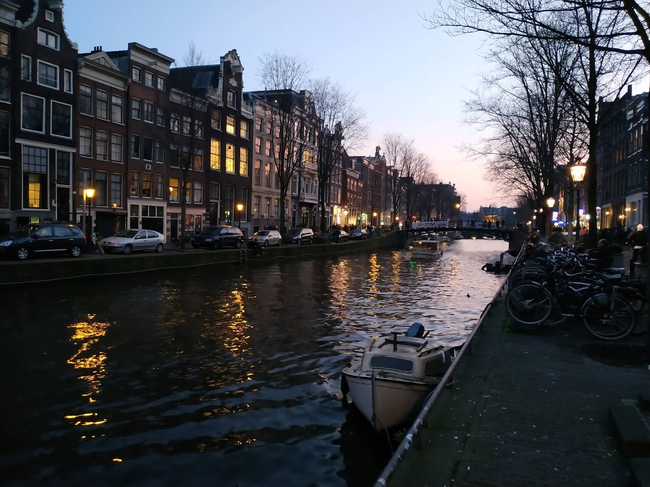 Амстердам в холодное время года.