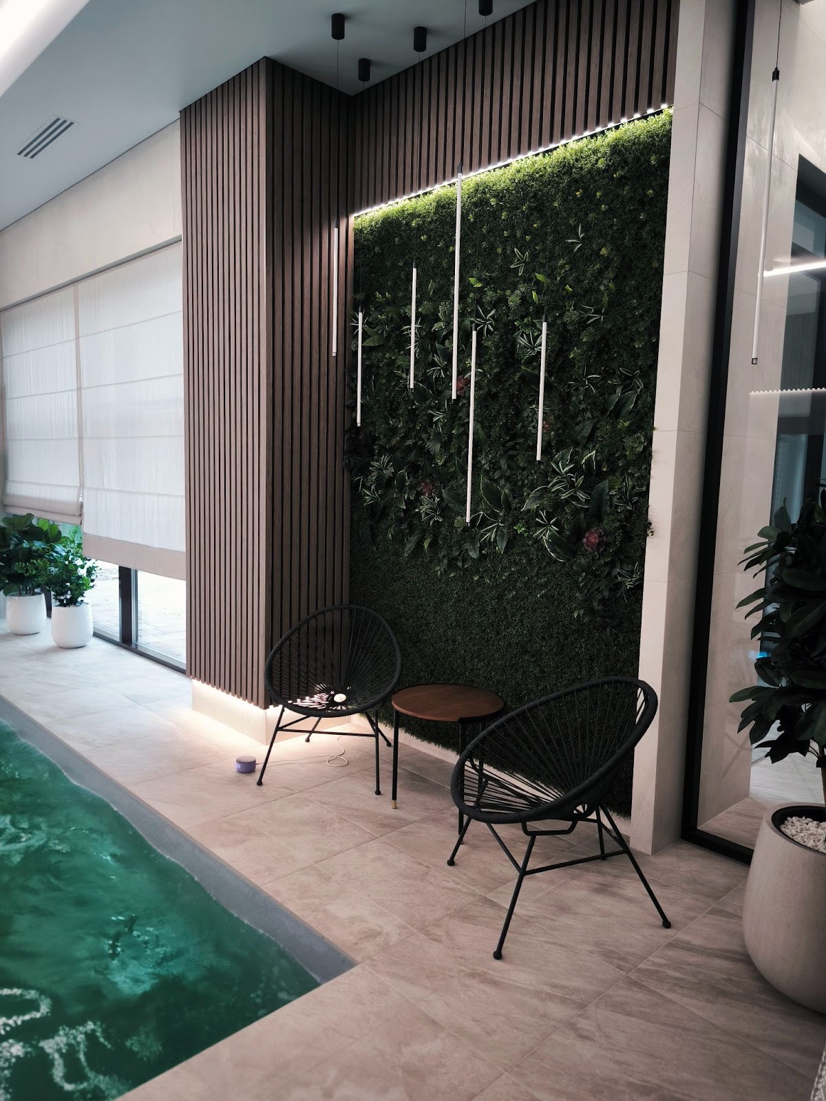 Светильники в бассейне