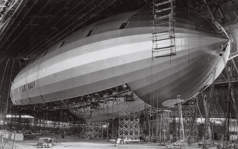 Строительство USS Akron, 1928 год. На тот момент это было самое большое в мире здание без внутренних опор — именно тут строят и испытывают Pathfinder