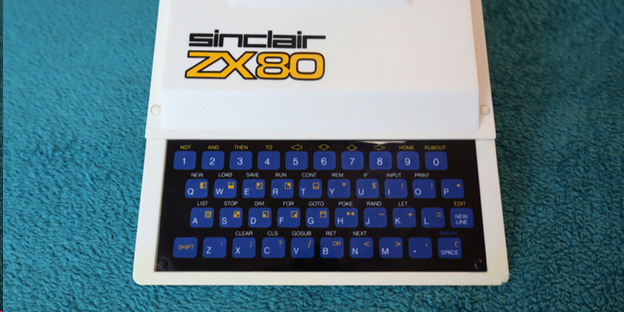 Sinclair ZX80 и его легендарная синяя клавиатура