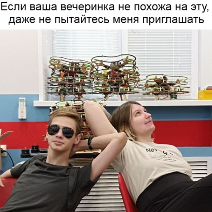 Фото-воспоминание из прошлого. За несколько дней я, мои коллеги и ученики спаяли и настроили около 20 вторых Клеверов для соревнований в Ульяновске в 2023 году