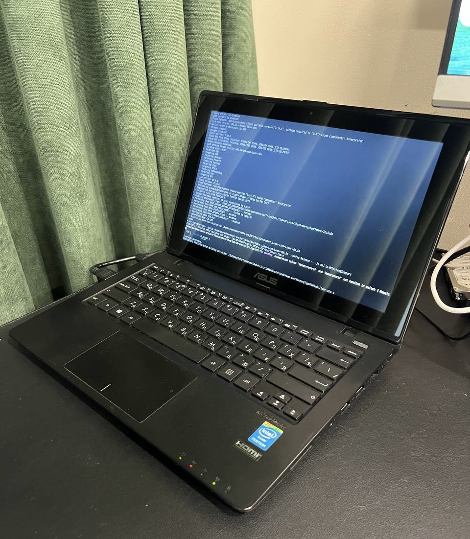 Тот самый Asus X200MA