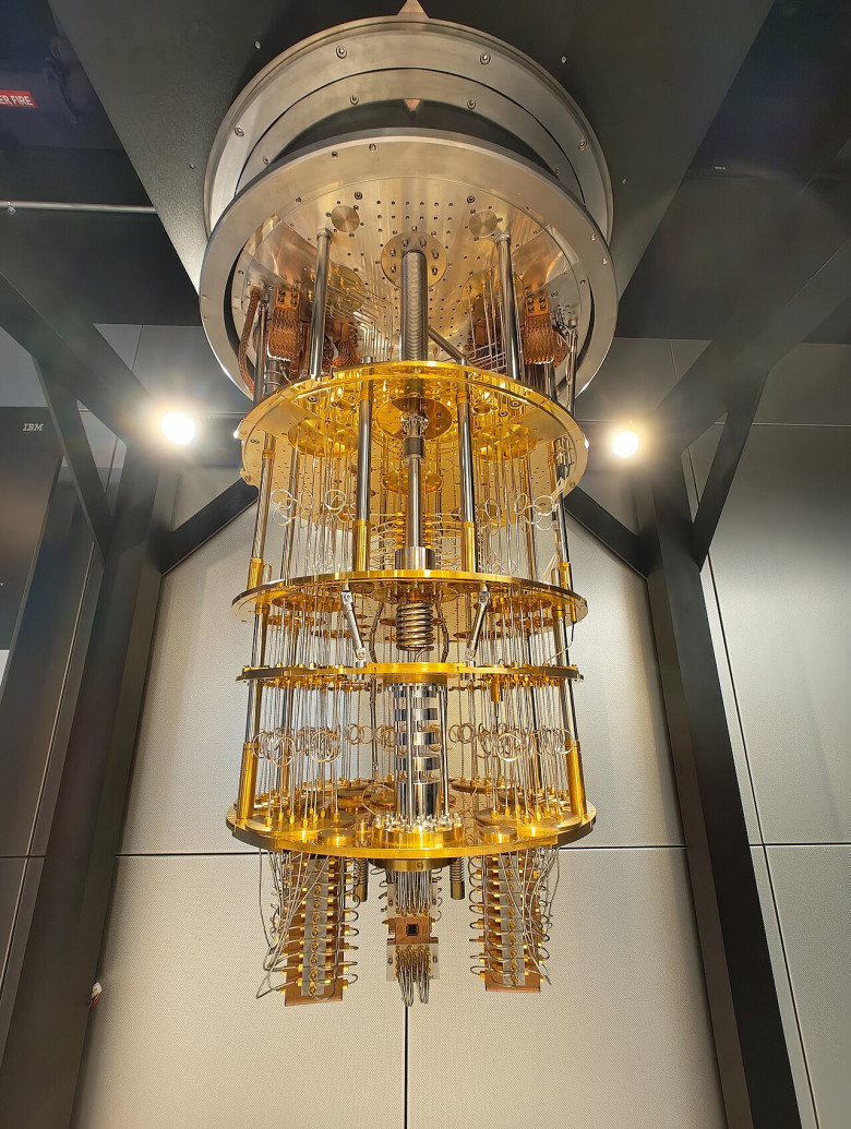 Квантовый компьютер IBM Quantum System One без кожуха