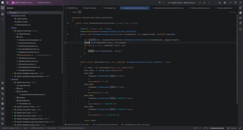 Дерево проекта и редактор кода C# в GigaIDE Дерево проекта и редактор кода C# в GigaIDE