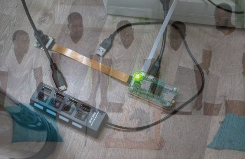 Китайский разветвитель в данном случае был особенно удобен