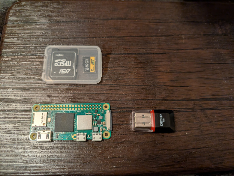 Обратите внимание на отсутствие GPIO расширителя с пинами на плате. В будущем это стало проблемой, впрочем... Я пока об этом не знаю...