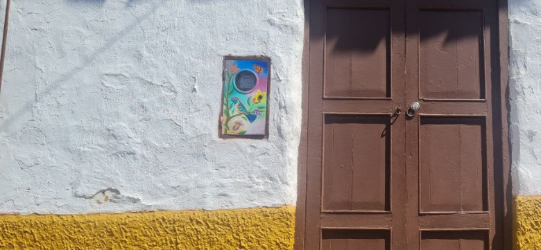 Щиток со счетчиком может быть главным элементом декора всего здания.