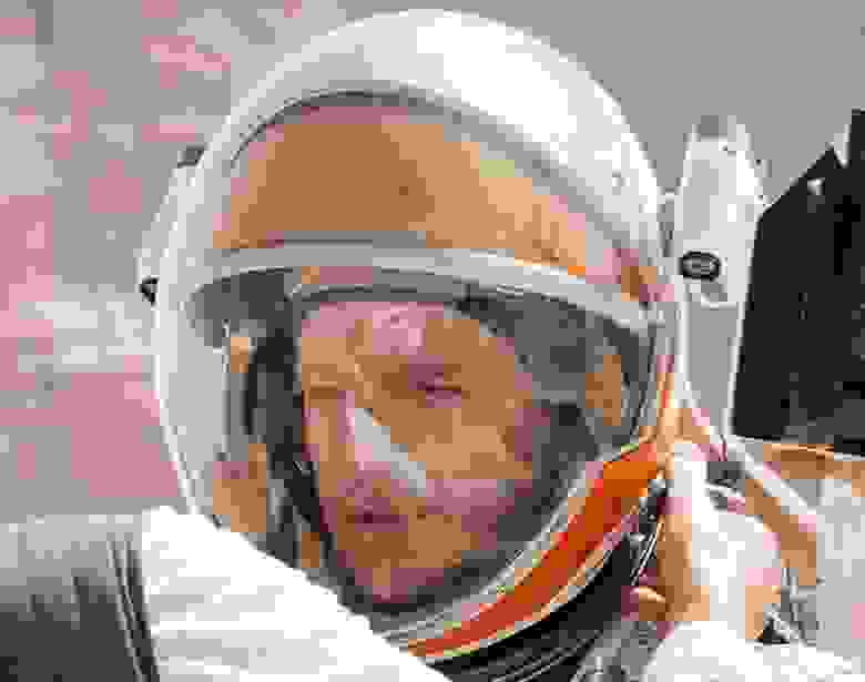 martian spacesuit (12)