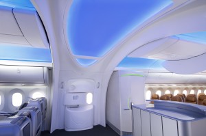 Пассажирский вход на макете интерьера Боинга 787