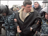 задержание Немцова прошло спокойно и слажено