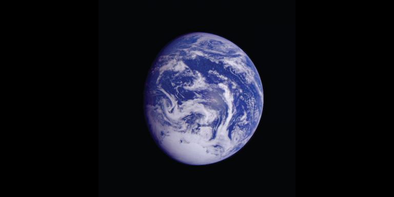 Изображение нашей прекрасной Земли, сделанное космическим аппаратом Galileo в 1990 году. Нужен ли нам запасной дом?