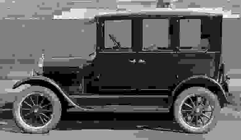 Первый по настоящему серийный автомобиль Model T. За двадцать лет производства было выпущено более 15 миллионов экземпляров данной серии.