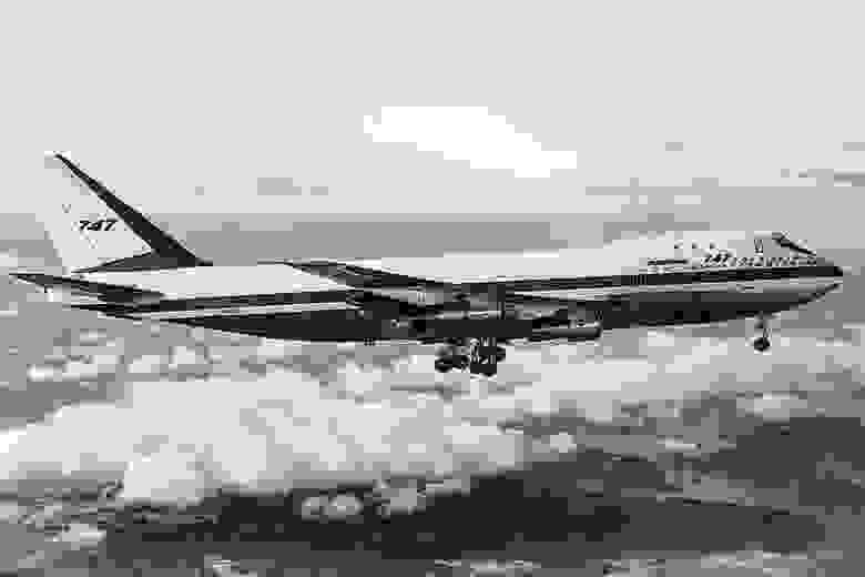 Еще один пример — широко используемый сейчас лайнер Boening 747, был разработан 60(!) лет назад.