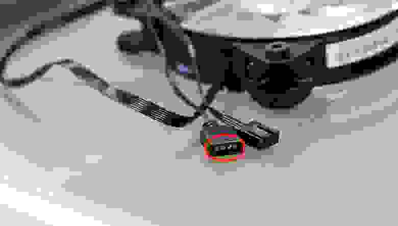 Так выглядит 4-пиновый разъем 12V-R-G-B