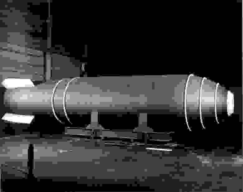 Mark 17 - самая тяжелая бомба, когда-либо стоявшая на вооружении США. 21 тонна массы и мощность 15 мегатонн в тротиловом эквиваленте